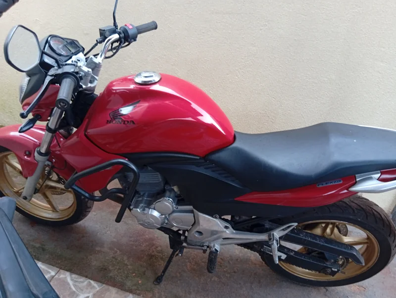 Honda CB 300 2015 para alugar em Castanhal - Foto 1