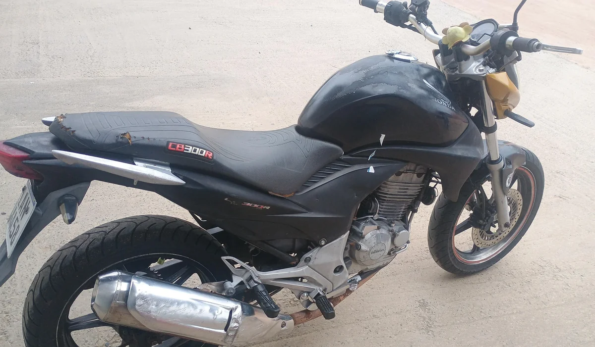 Honda CB300R  2010 para alugar em Feira De Santana  - Foto 2