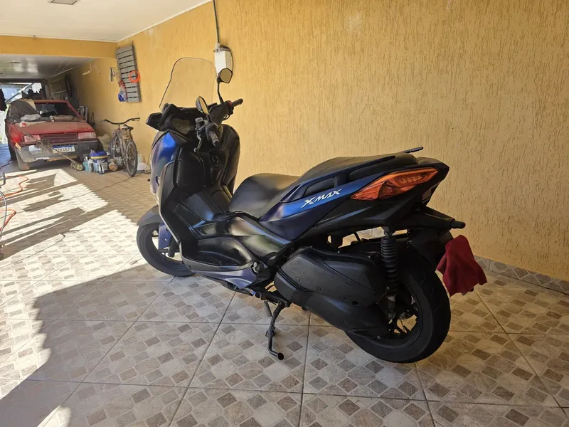 Yamaha XMAX 250 2021 para alugar em Vitória - Foto 4