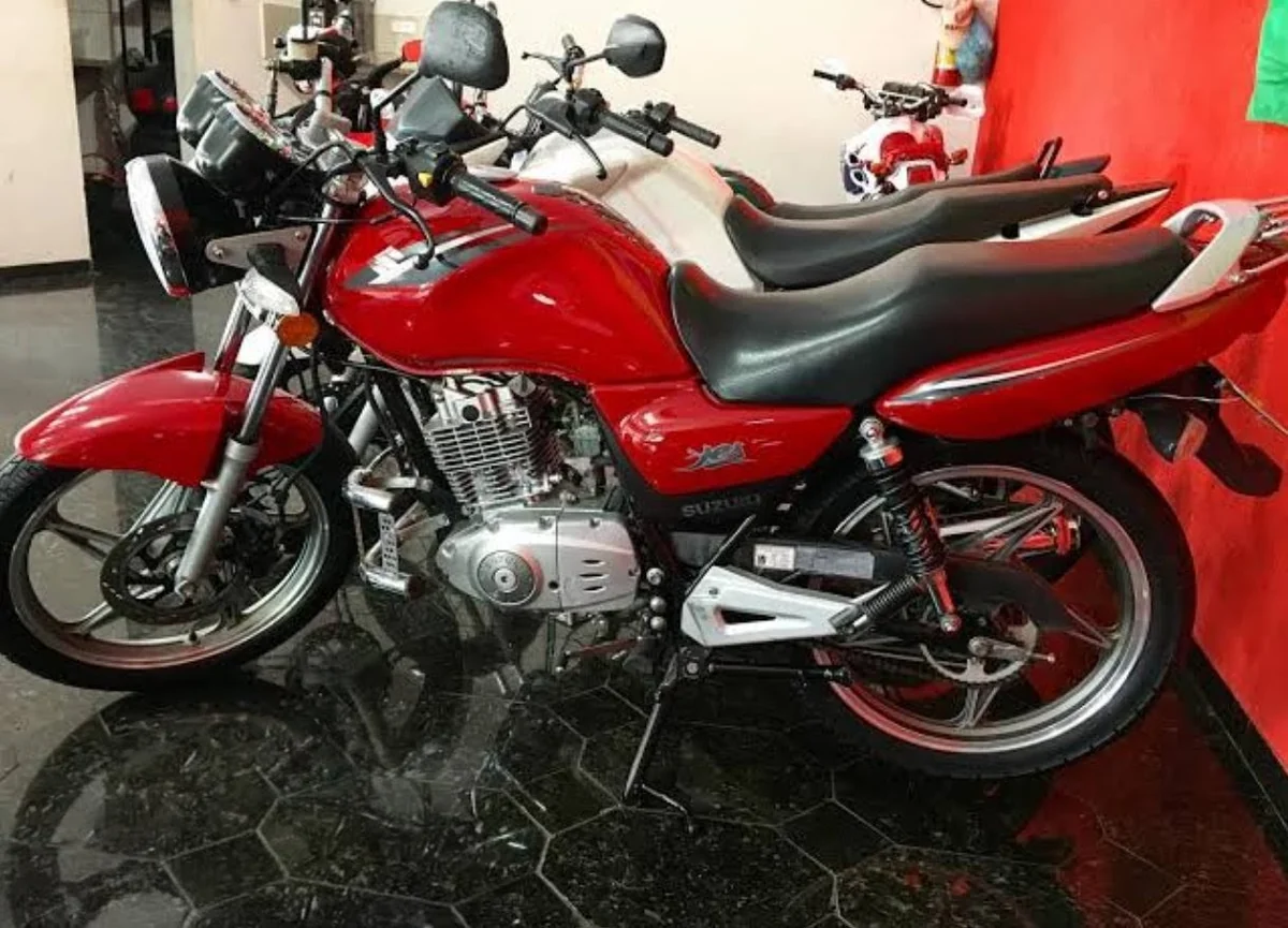 Suzuki YES  2009 para alugar em Ribeirão Preto